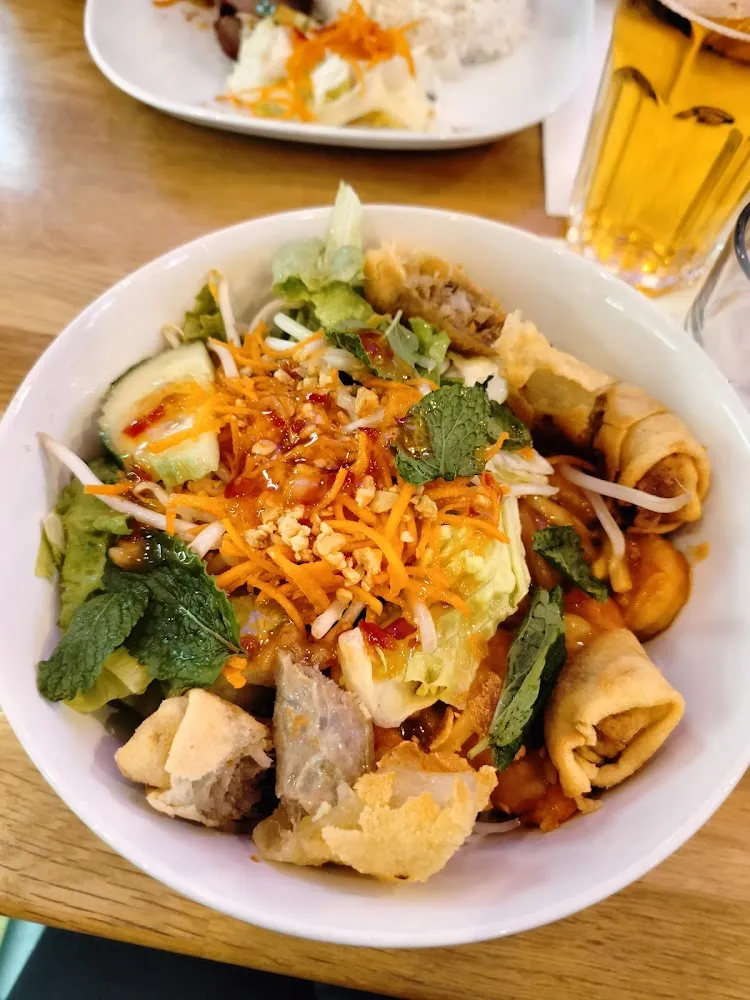 B7-bobun Aux Crevettes Avec 2 Nems Aux Crevettes